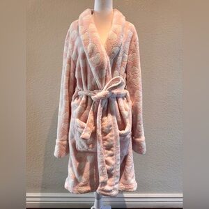 “Daydream” Ultra-Soft Robe by Berkshire Home– Pink & White Hearts | Size L/XL